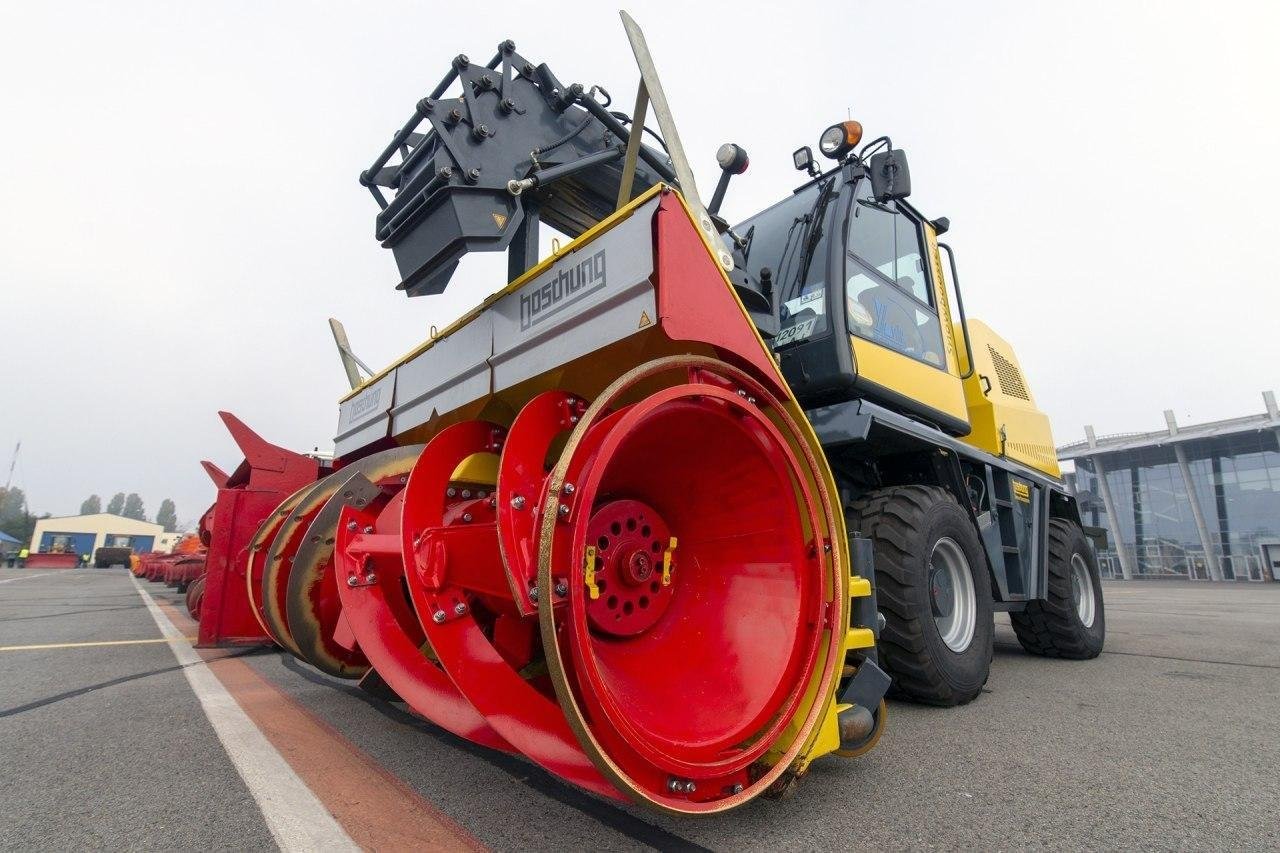 Аэропорт "Киев" подготовили к зиме 2