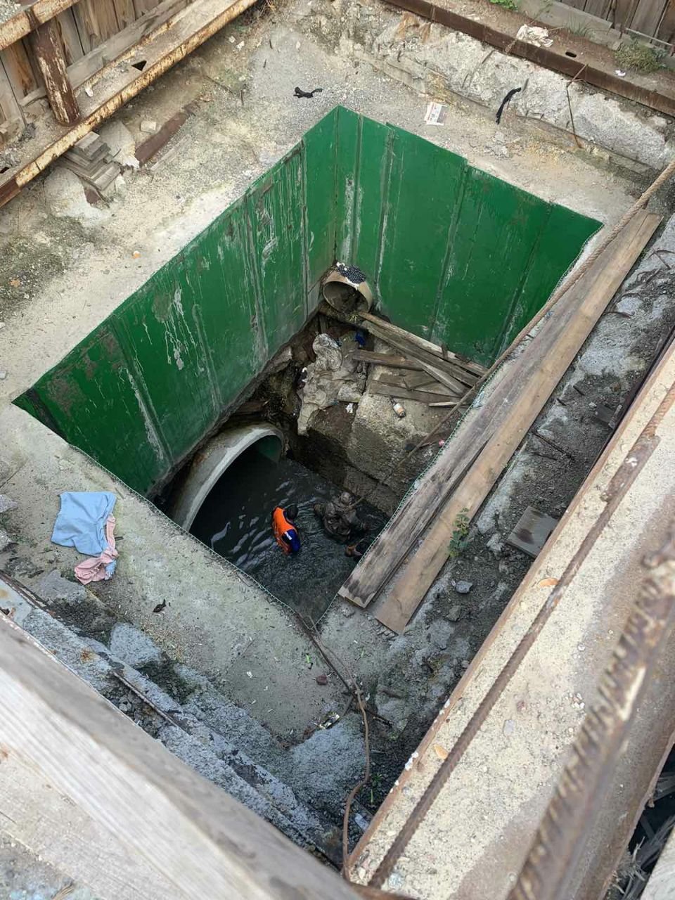 В столице пострадали четыре сотрудника "Киевводоканала" из-за аварии в коллекторе 1