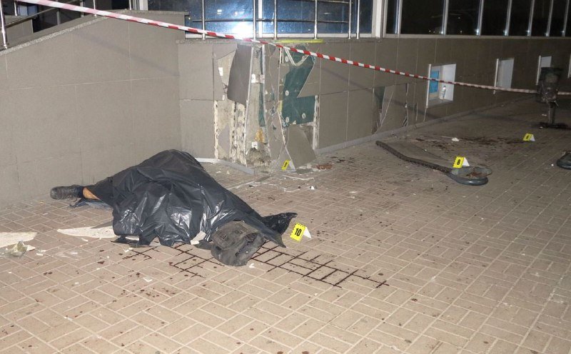 В Киеве на Выдубычах автобус насмерть сбил пешеходов и разгромил МАФ: новые подробности ДТП 2