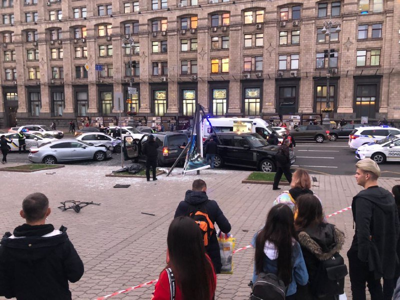 В Киеве из-за масштабного смертельного ДТП перекрыли Крещатик 5