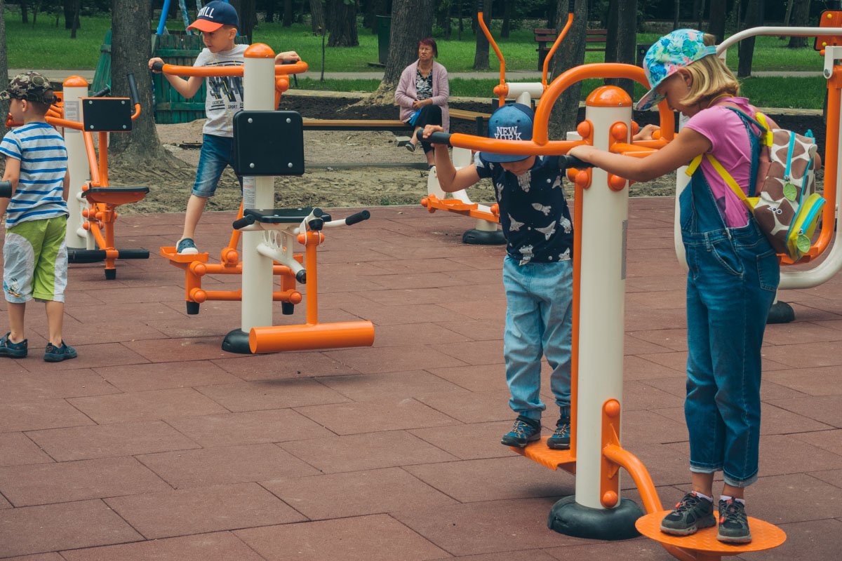 Площадки для ворк-аута и беговые дорожки - ТОП-3 спортивных парков Киева 3