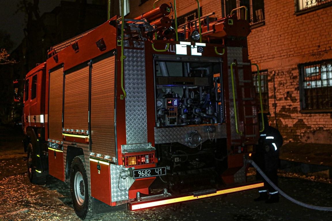 В Киеве во время пожара в общежитии эвакуировали 120 человек 2