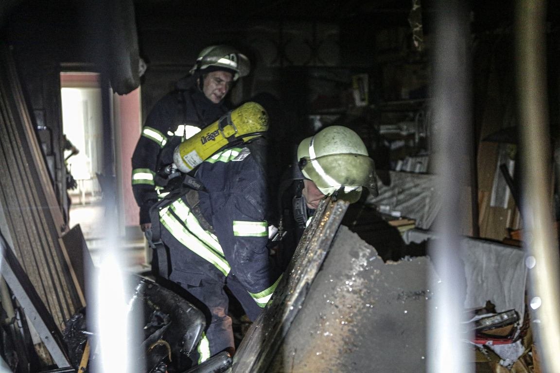 В Киеве во время пожара в общежитии эвакуировали 120 человек 3