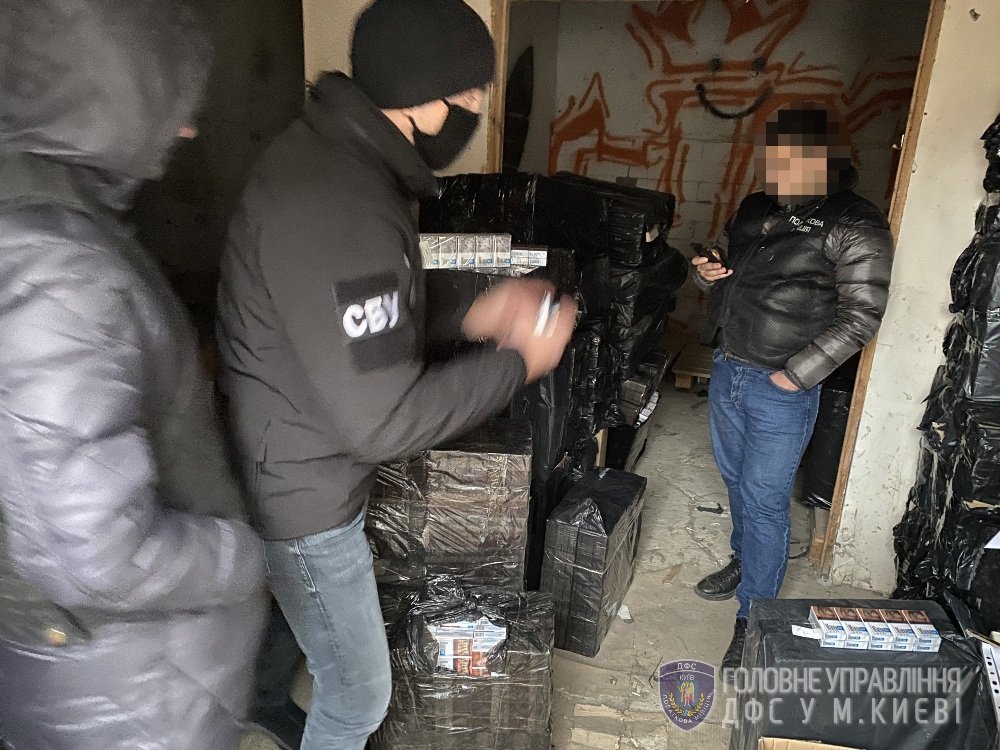 В Киеве перехватили партию "паленых" сигарет на 2 миллиона гривен 3