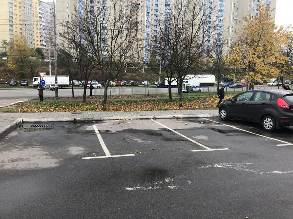 В Киеве на Виноградаре убрали нелегальный МАФ, в котором делали ПЦР-тесты на СОVID-19 1