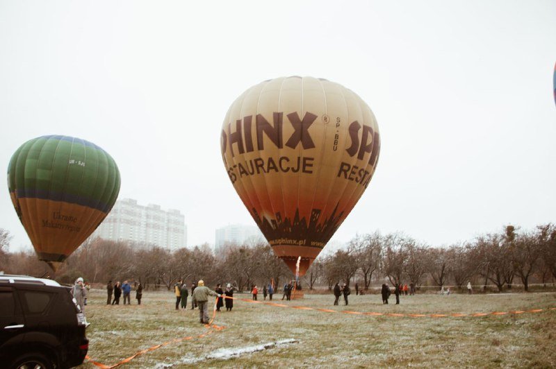 В Киеве на ВДНГ под мокрым снегом прошел фестиваль воздушных шаров: ищи себя на фото 5
