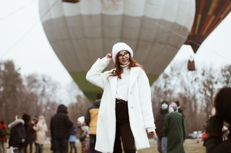 В Киеве на ВДНГ под мокрым снегом прошел фестиваль воздушных шаров: ищи себя на фото 8