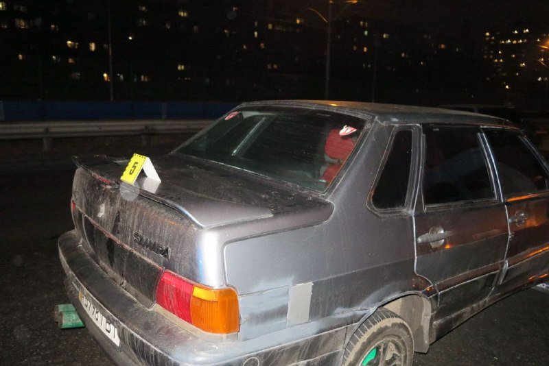 В Киеве на Леся Курбаса ВАЗ насмерть сбил парня, который бегал по дороге 4