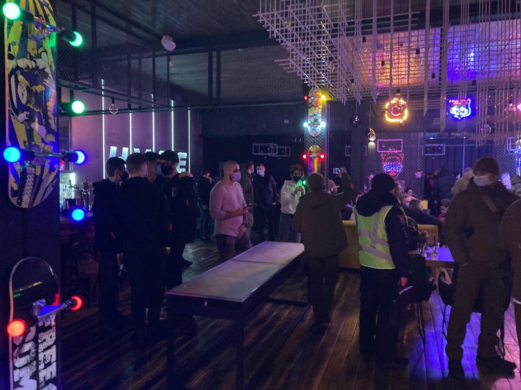 Развлекались 500 человек: в Киеве прикрыли ночной клуб за нарушение карантина 5