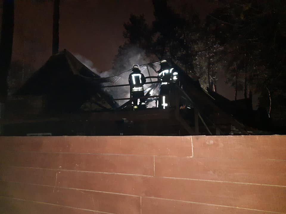 В Киеве загорелся ресторан в Парке Партизанской славы 3