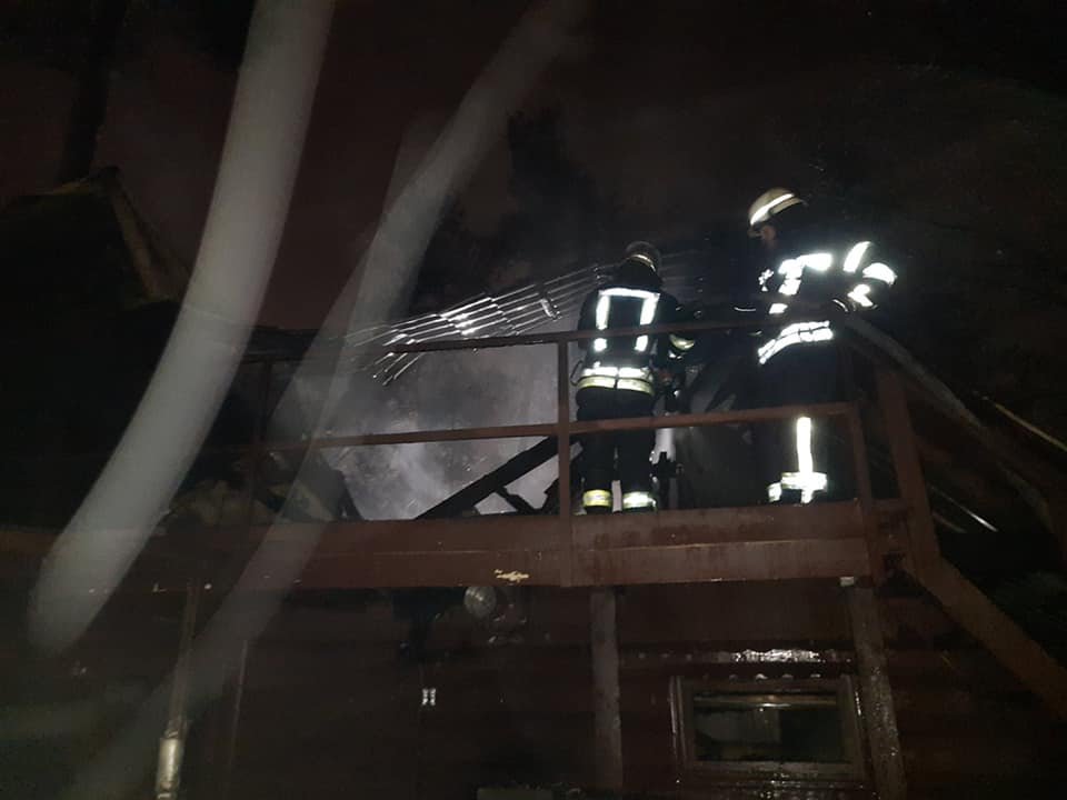 В Киеве загорелся ресторан в Парке Партизанской славы 4