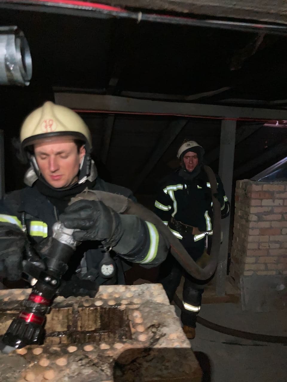 В Киеве горел психдиспансер: пациенты прятались под кроватями, эвакуировали 51 человека 1