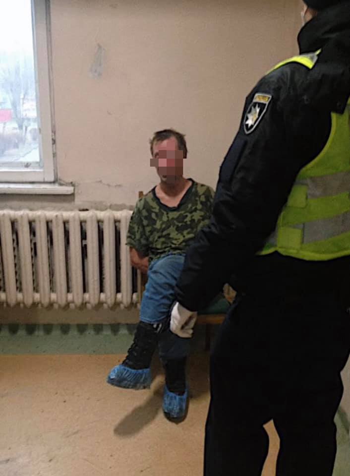 В Киеве пьяный мужчина с гитарой ворвался в операционную 1