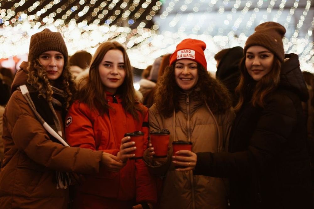 Как в Киеве зажигали главную елку страны: фоторепортаж с Софийской площади 5