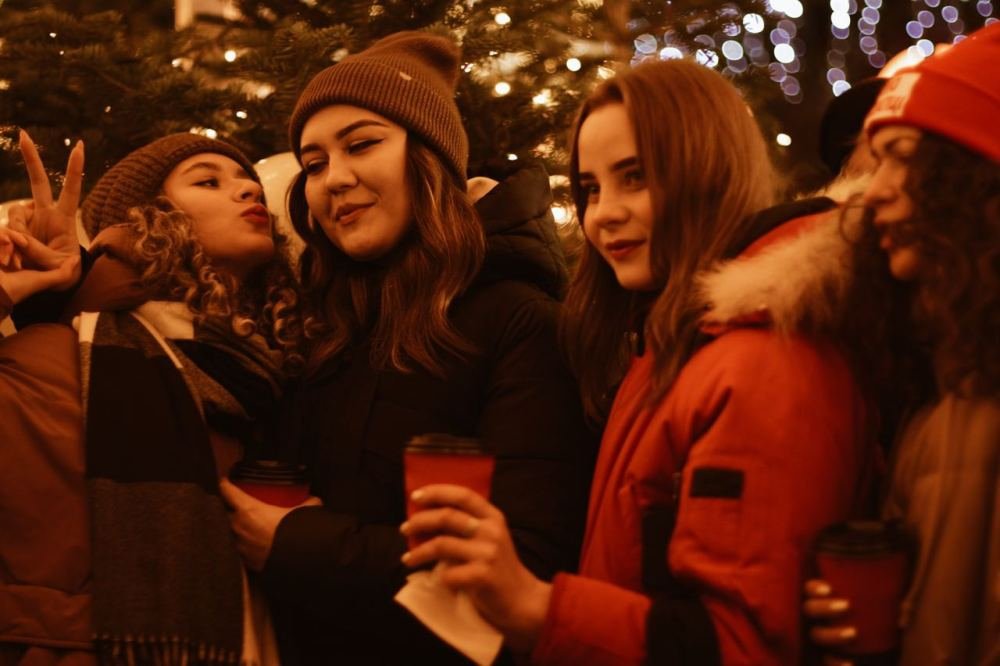 Как в Киеве зажигали главную елку страны: фоторепортаж с Софийской площади 7