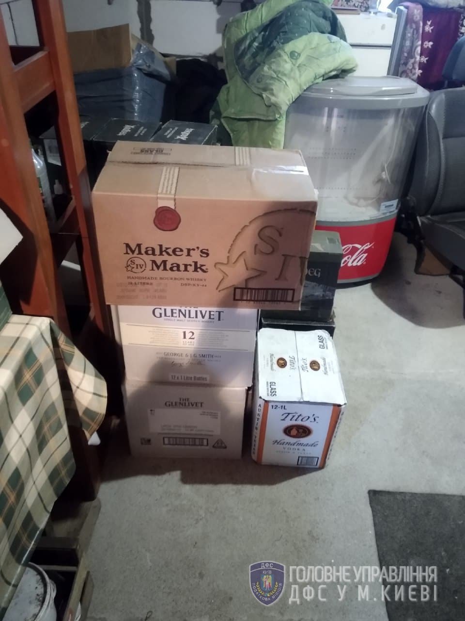 В Киеве подпольно изготовляли алкоголь и маскировали его под известные бренды 3