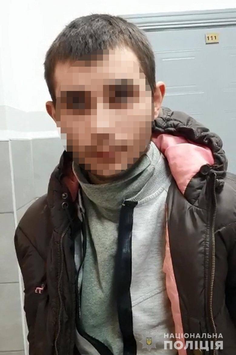 В Киеве 18-летний парень пришел в гости к другу и проткнул ему ножом шею 1