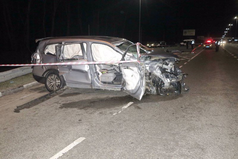 Смертельное ДТП под Киевом: непристегнутые пассажиры Honda вылетели через лобовое 5