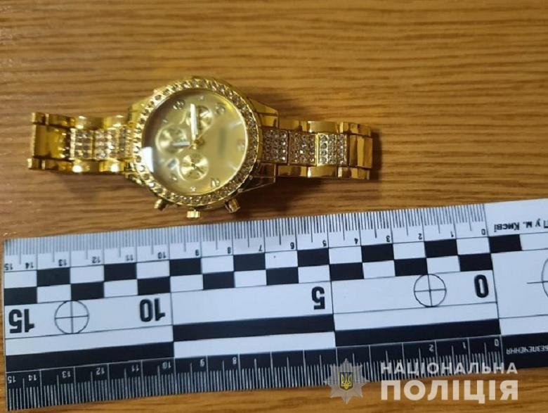 В Киеве на вокзале порезали мужчину 2