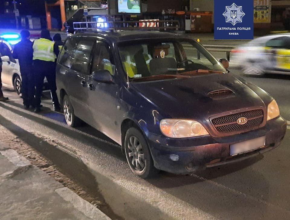 Пил водку, ром, коньяк, коктейли