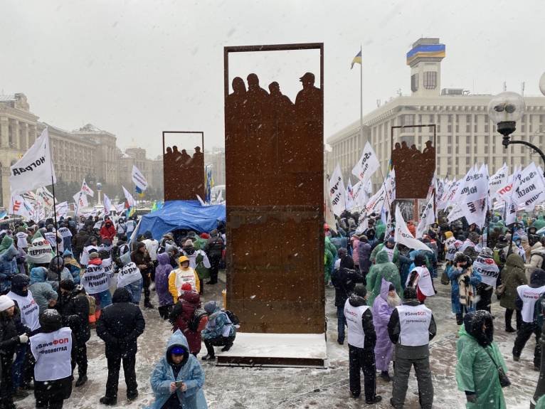 По Киеву ходят бунтующие ФОПы: где перекрыто движение и куда направились митингующие 4