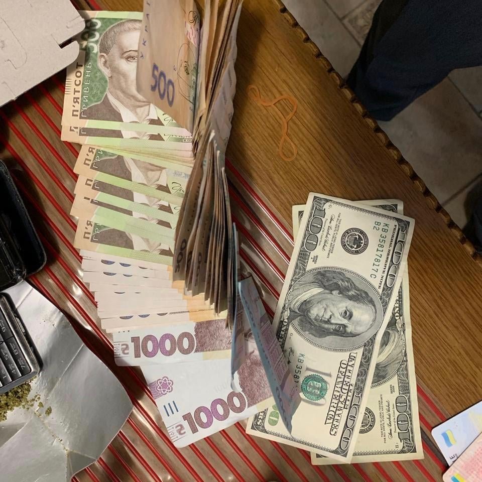 В Киеве задержали наркодилера, который продавал кокаин в элитных клубах 1