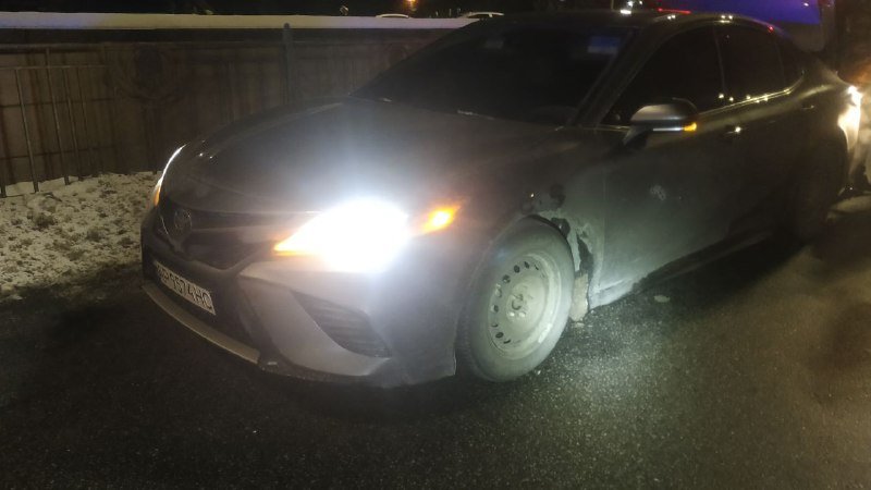 В Киеве двое мужчин на Skoda расстреляли Toyota Camry: их задержали спецназ и оперативники 1