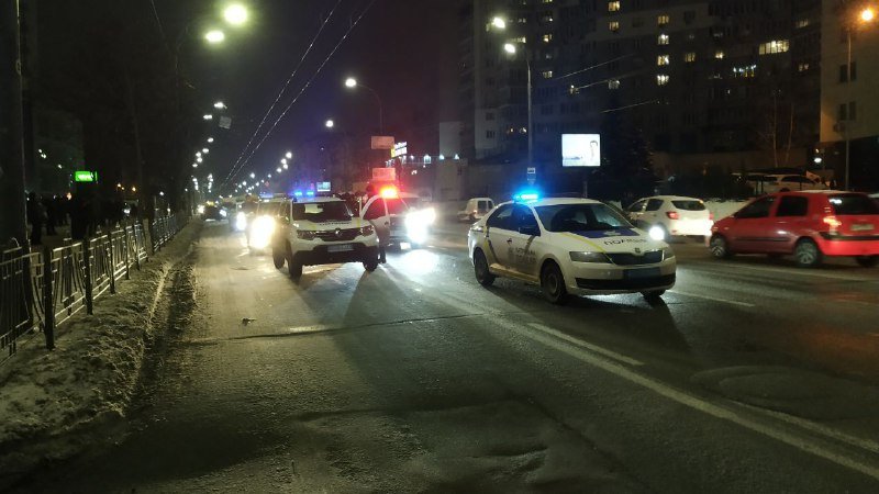 В Киеве двое мужчин на Skoda расстреляли Toyota Camry: их задержали спецназ и оперативники 2
