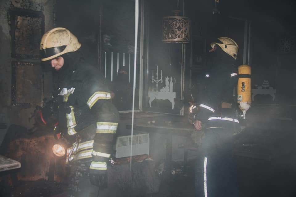 В Киеве в Подольском районе сгорело кафе 2