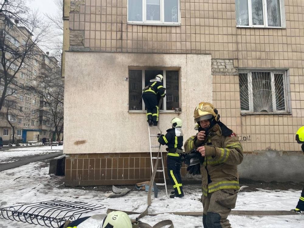 В Киеве в студенческом общежитии загорелась комната 4