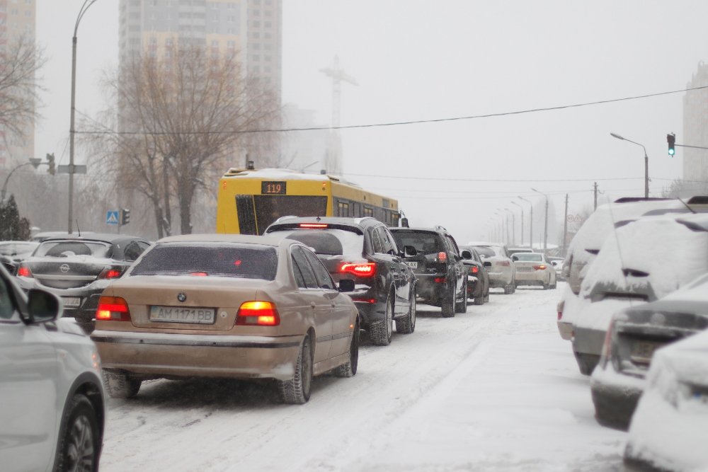 Снегопад в Киеве в лицах и пробках: как с утра выглядит столица во время непогоды 4