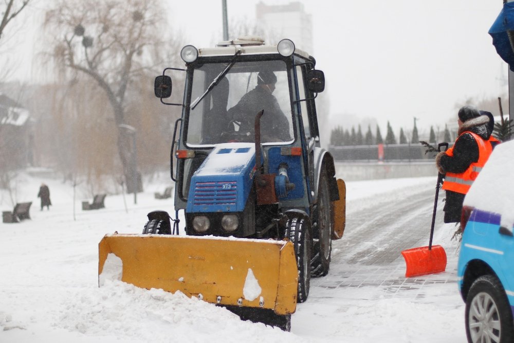 Снегопад в Киеве в лицах и пробках: как с утра выглядит столица во время непогоды 11