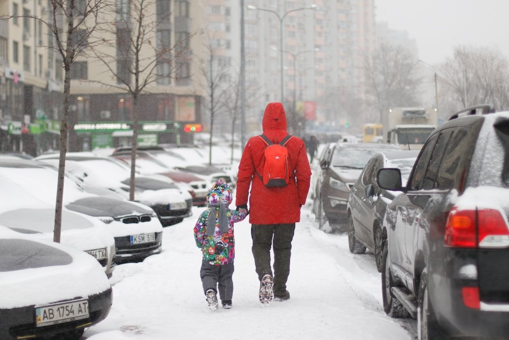 Снегопад в Киеве в лицах и пробках: как с утра выглядит столица во время непогоды 12