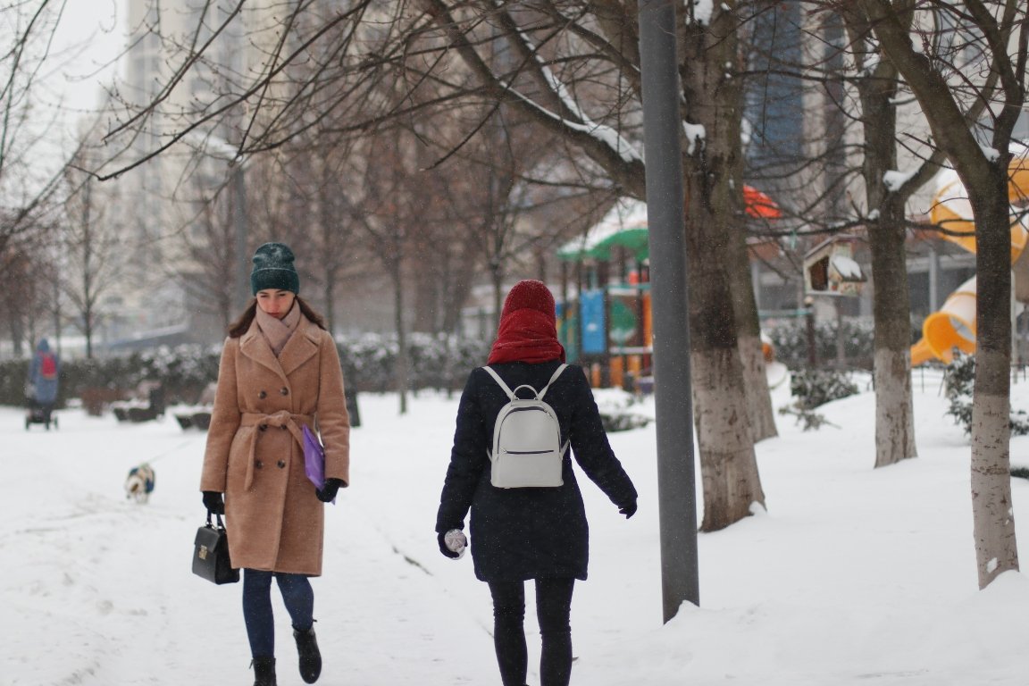 Снегопад в Киеве в лицах и пробках: как с утра выглядит столица во время непогоды 23