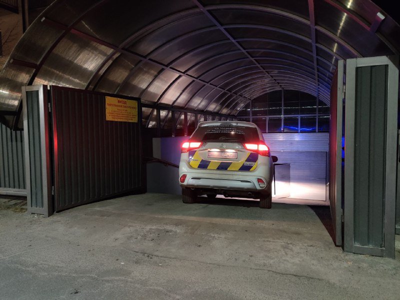 В Киеве пьяный подросток угнал миркроавтобус и устроил погоню на Окружной 6