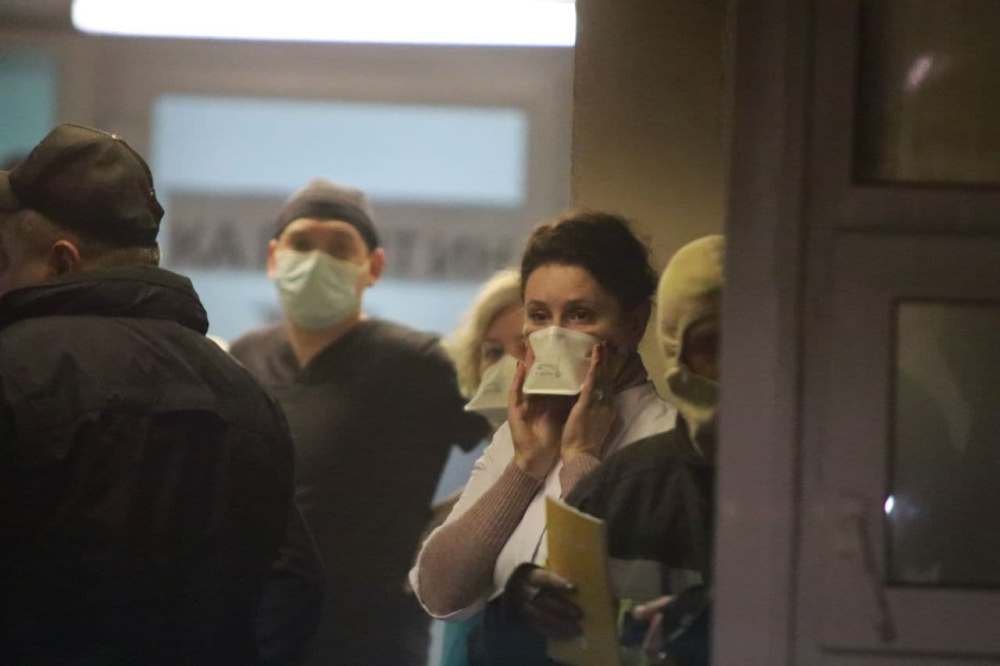 Пожар в реанимационном отделении больницы в Киеве: первые подробности и кадры с места 11