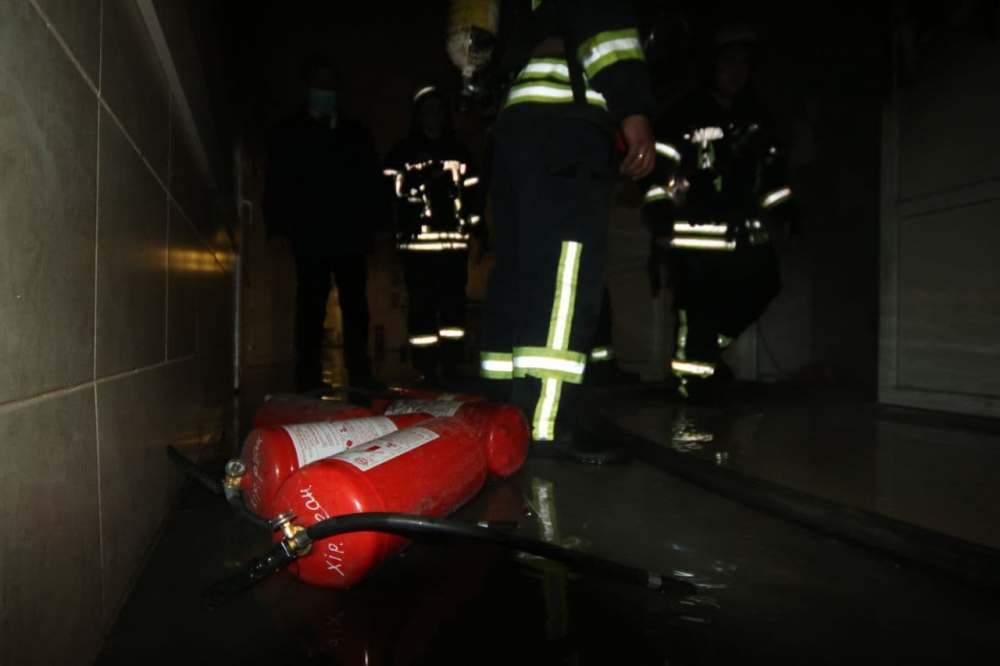 Пожар в реанимационном отделении больницы в Киеве: первые подробности и кадры с места 13