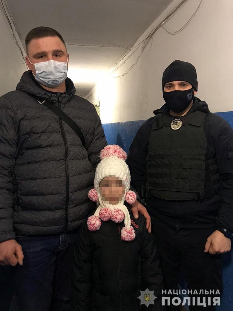 В Киеве женщина морила голодом, издевалась и не пускала в школу 6-летнюю дочь 2