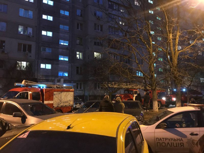 В Голосеевском районе Киева загорелась квартира в многоэтажке 1