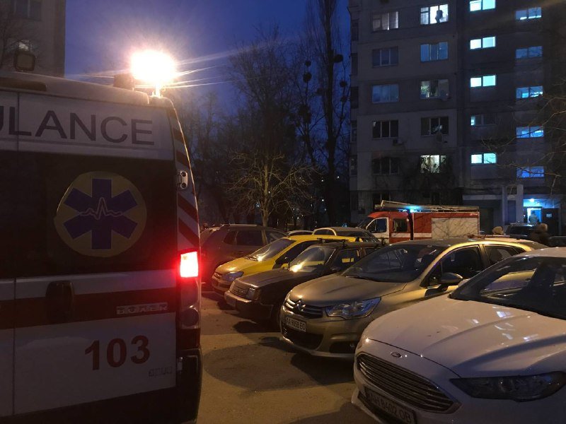 В Голосеевском районе Киева загорелась квартира в многоэтажке 5