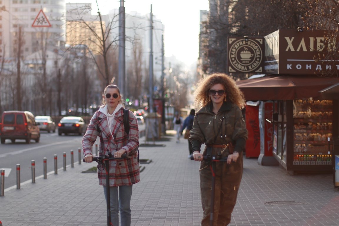 Солнечная столица в лицах: как жители города проводили выходные в Киеве 25