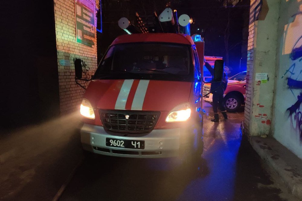 В Киеве за ночь сгорели несколько машин и микроавтобус 3