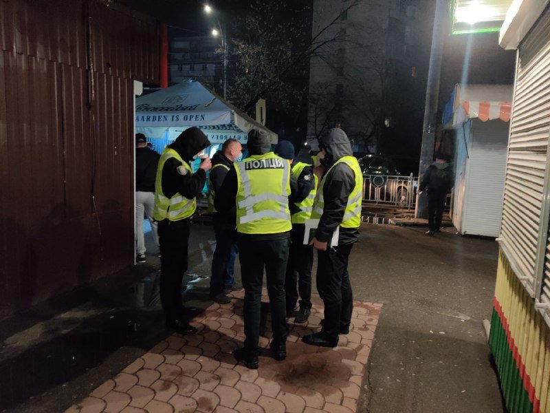 В Киеве на Лесном зарезали мужчину 1