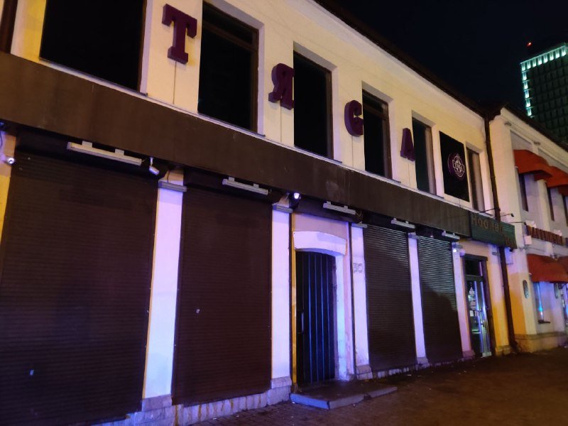 В центре Киева "загорелся" ночной клуб, пока полиция штрафовала всех гостей за нарушение карантина 1