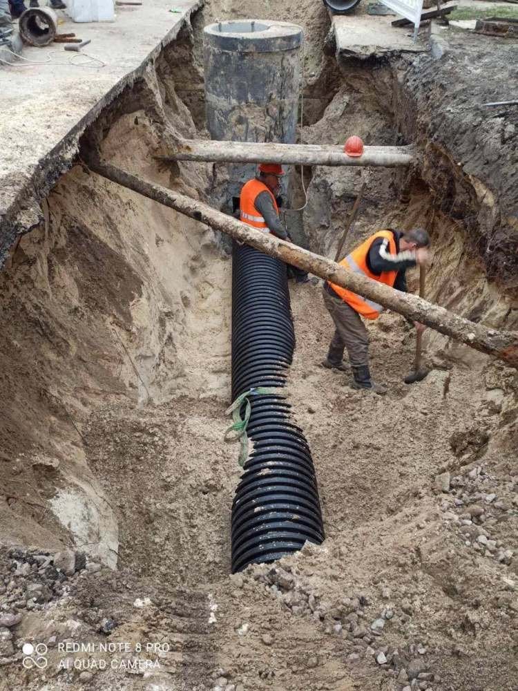 В Киеве начали ремонт самого проблемного коллектора города 2