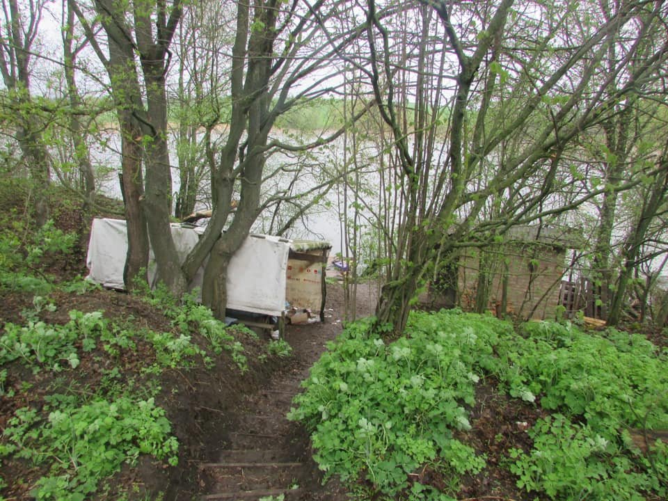 Под Киевом на майские праздники парень изнасиловал пьяную девочку 1