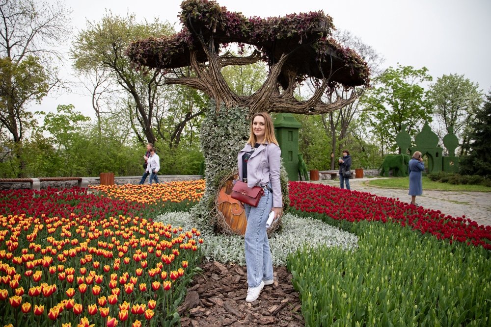 В Киеве открыли ежегодную выставку с более 700 000 тюльпанов: где сделать яркие фото 10
