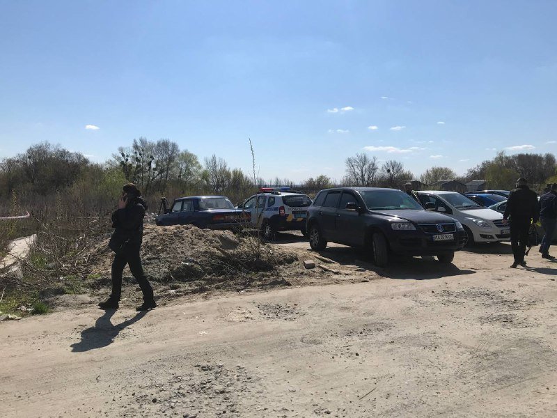 В Киеве нашли сумку с обезглавленным телом человека: первые подробности, фото и видео с места происшествия 1