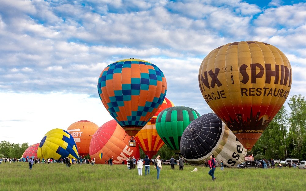 В небо под Киевом взлетели яркие гиганты: как прошел фестиваль воздушных шаров «Монгольфьерия. Мама, я дома» и когда следующий 1