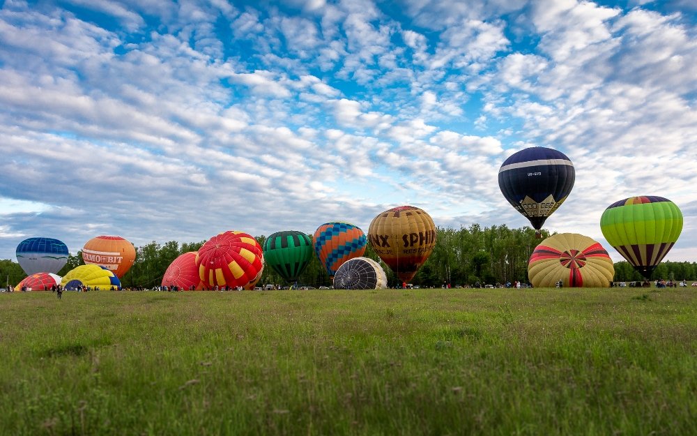 В небо под Киевом взлетели яркие гиганты: как прошел фестиваль воздушных шаров «Монгольфьерия. Мама, я дома» и когда следующий 2